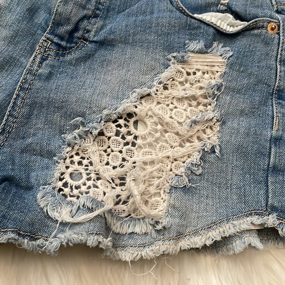 Mossimo Jean Shorts - Picture 2 of 6